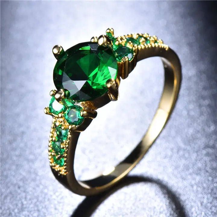 Goldener Edelstein Ring