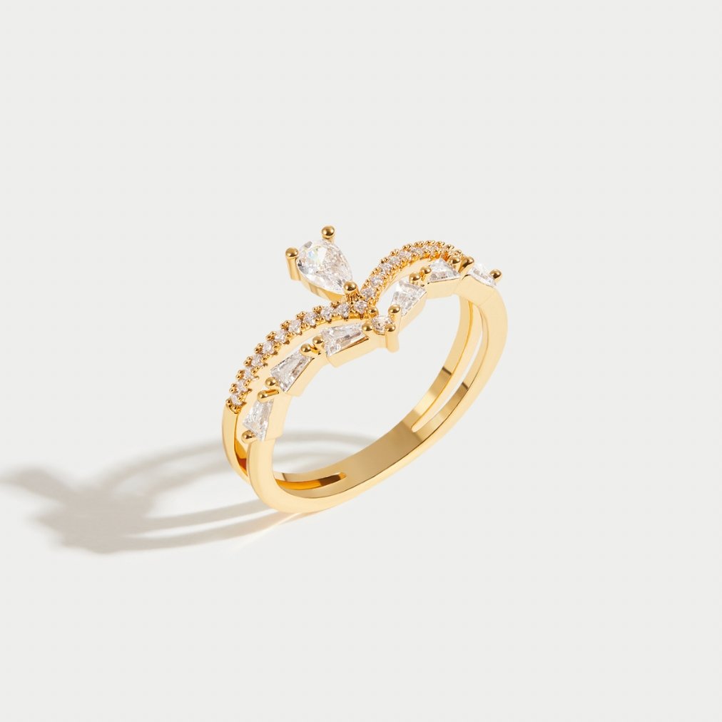 Moderner, schicker Aura-Ring
