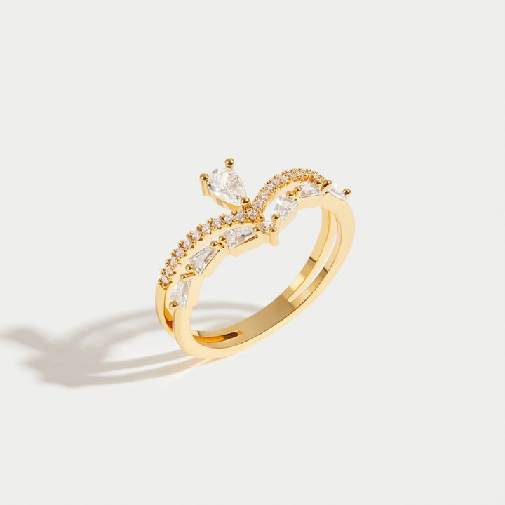 Moderner, schicker Aura-Ring