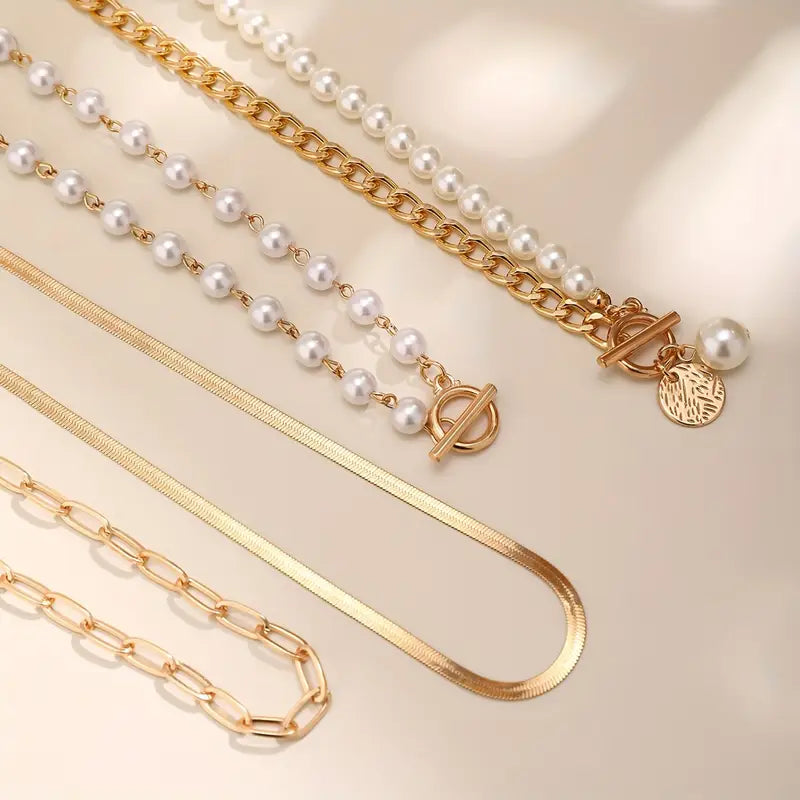 Vintage-Set aus Perlen- und Goldschlangenketten-Halskette