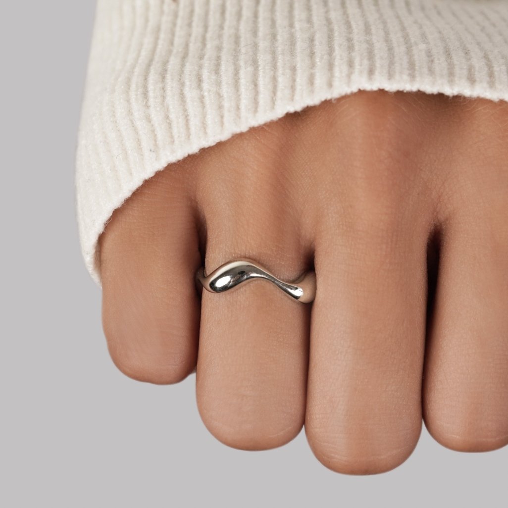 Waves Minimalistischer verstellbarer Ring