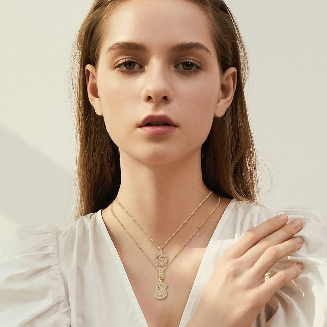 Elegantes Pave-Gold-Initialen-Halskettenset
