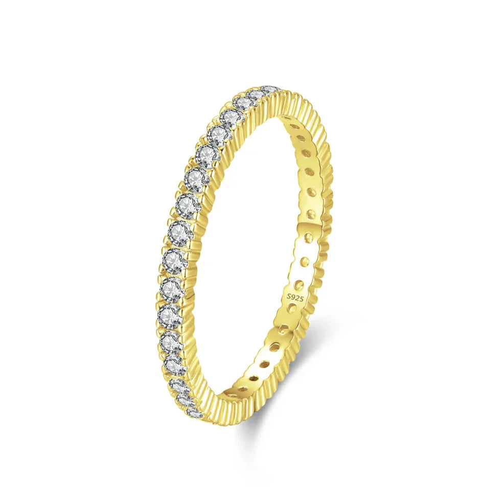 Glänzender Minimalistischer Eternity Ring