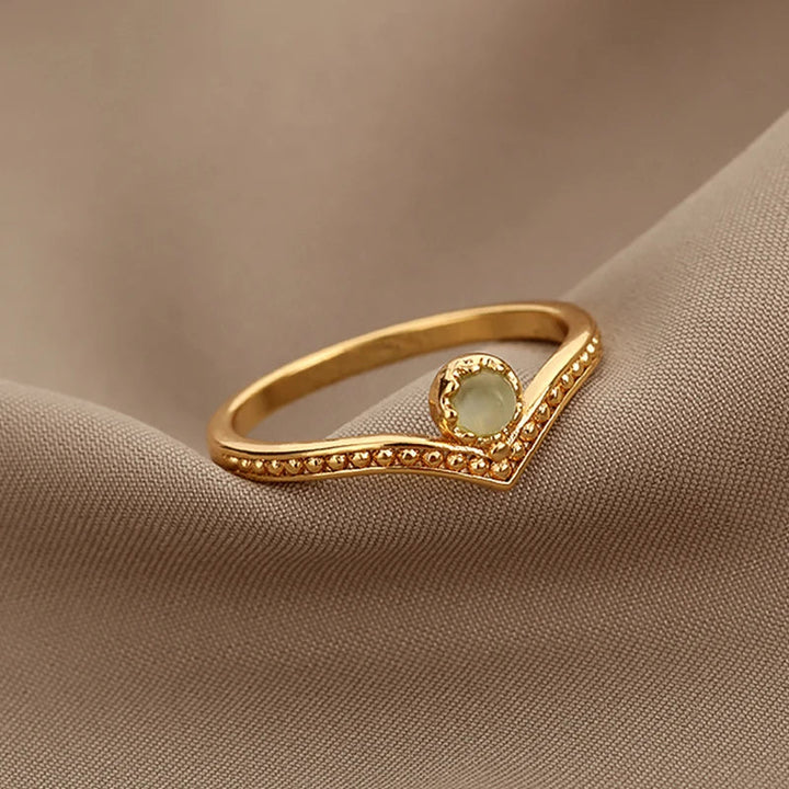 Eleganter Goldener Wassertropf Opal Kronenring