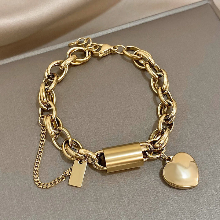 Elegantes, herzförmiges, klobiges Armband aus Gold