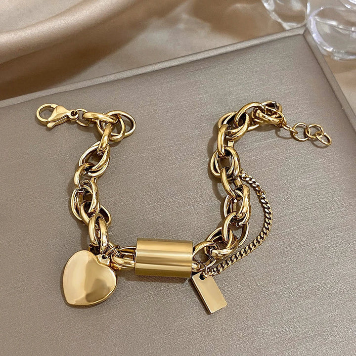 Elegantes, herzförmiges, klobiges Armband aus Gold