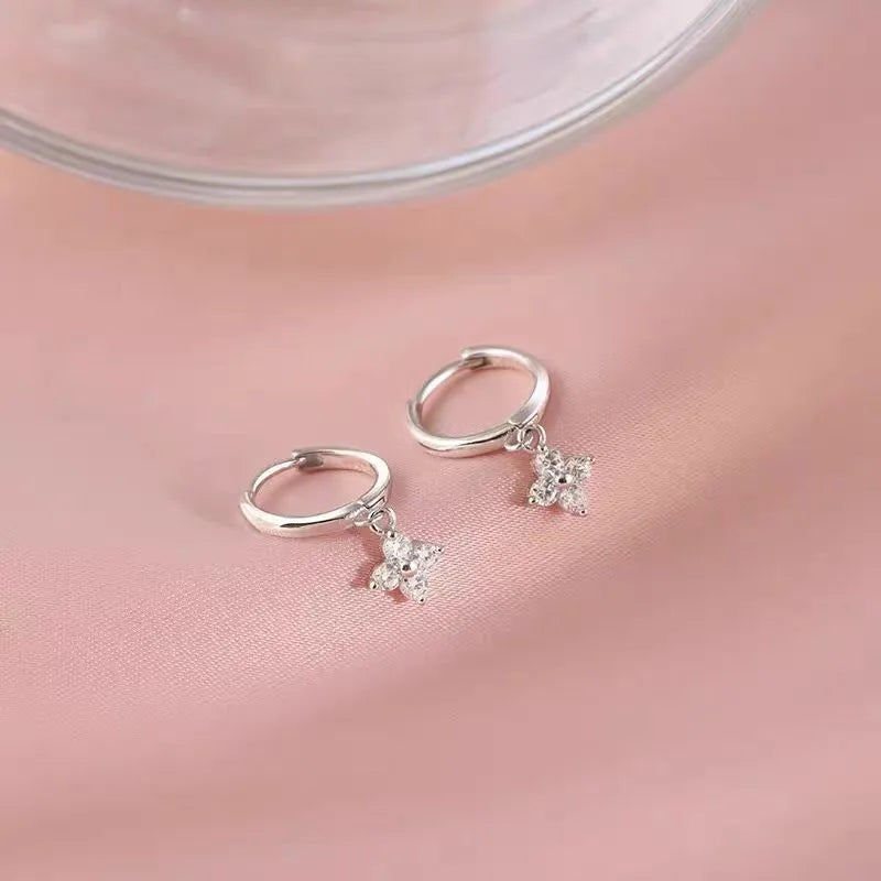 Glänzendes Glücksklee Set