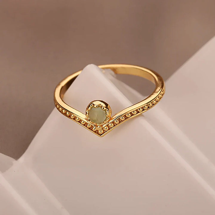 Eleganter Goldener Wassertropf Opal Kronenring