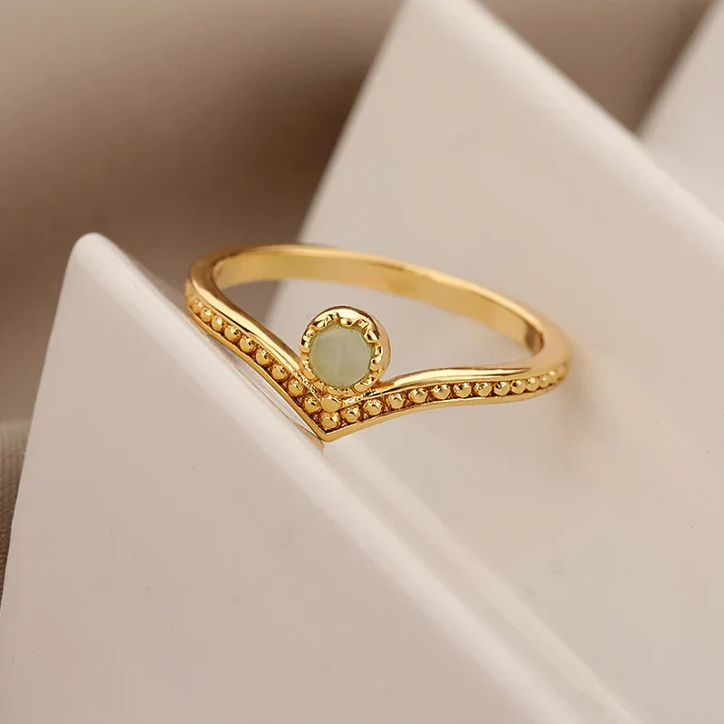 Eleganter Goldener Wassertropf Opal Kronenring