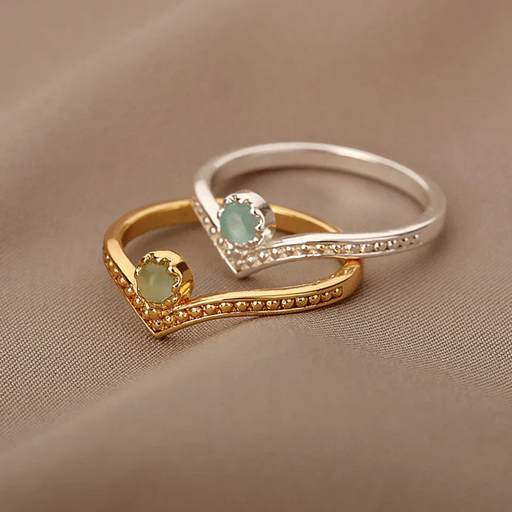 Eleganter Goldener Wassertropf Opal Kronenring