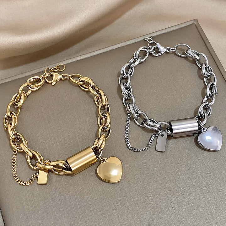 Elegantes, herzförmiges, klobiges Armband aus Gold