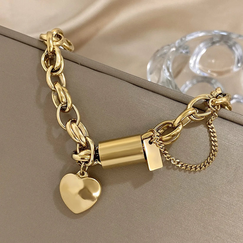 Elegantes, herzförmiges, klobiges Armband aus Gold
