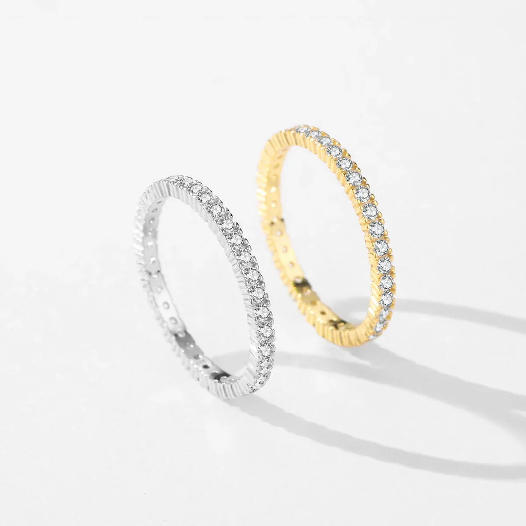 Glänzender Minimalistischer Eternity Ring