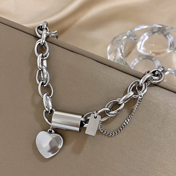 Elegantes, herzförmiges, klobiges Armband aus Gold