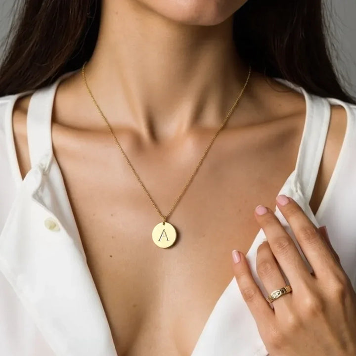 Elegante Goldbuchstaben Anhänger Halskette