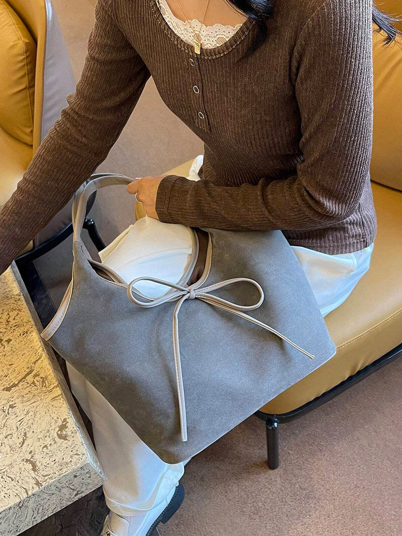 Liora Handtasche aus samtigem Wildleder foto 6