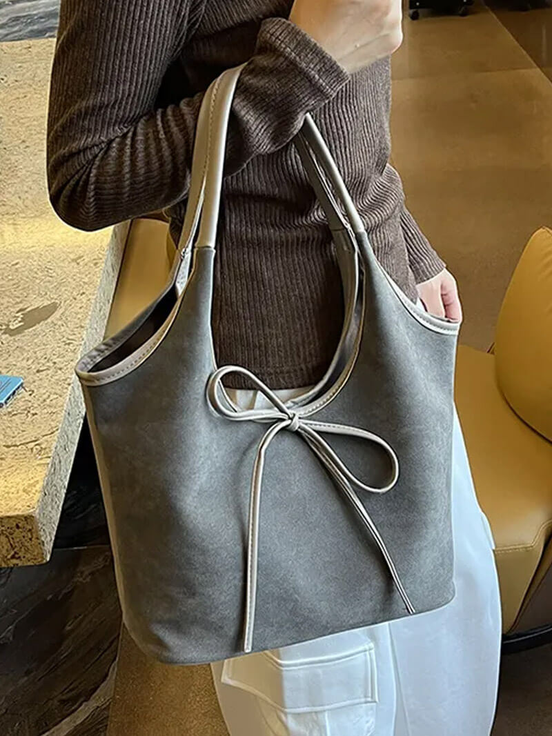 Liora Handtasche aus samtigem Wildleder foto 8