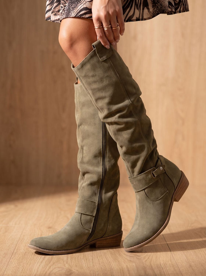 Bequeme Damen Stiefeletten mit Seitenziper im Slouchy-Stil in Grün