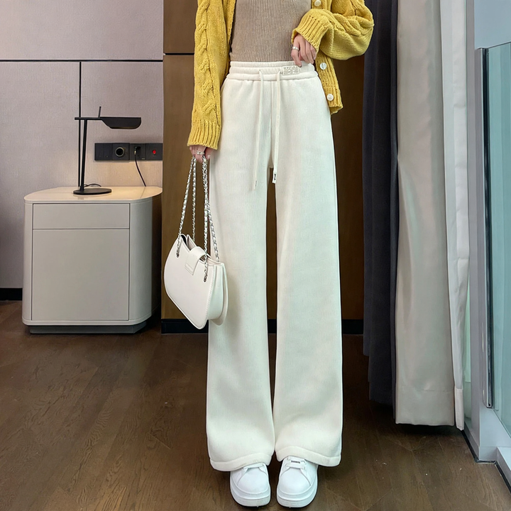 Damen Cargohose aus Chenille mit wärmender Fütterung in Babyvelours Taschen 02 Apricot