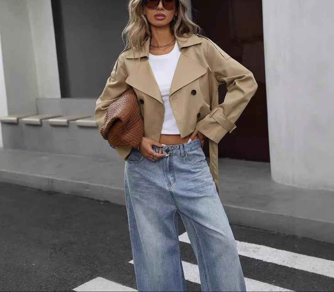 Damen Eleganter Kurzer Zweireihiger Trenchcoat in Khaki