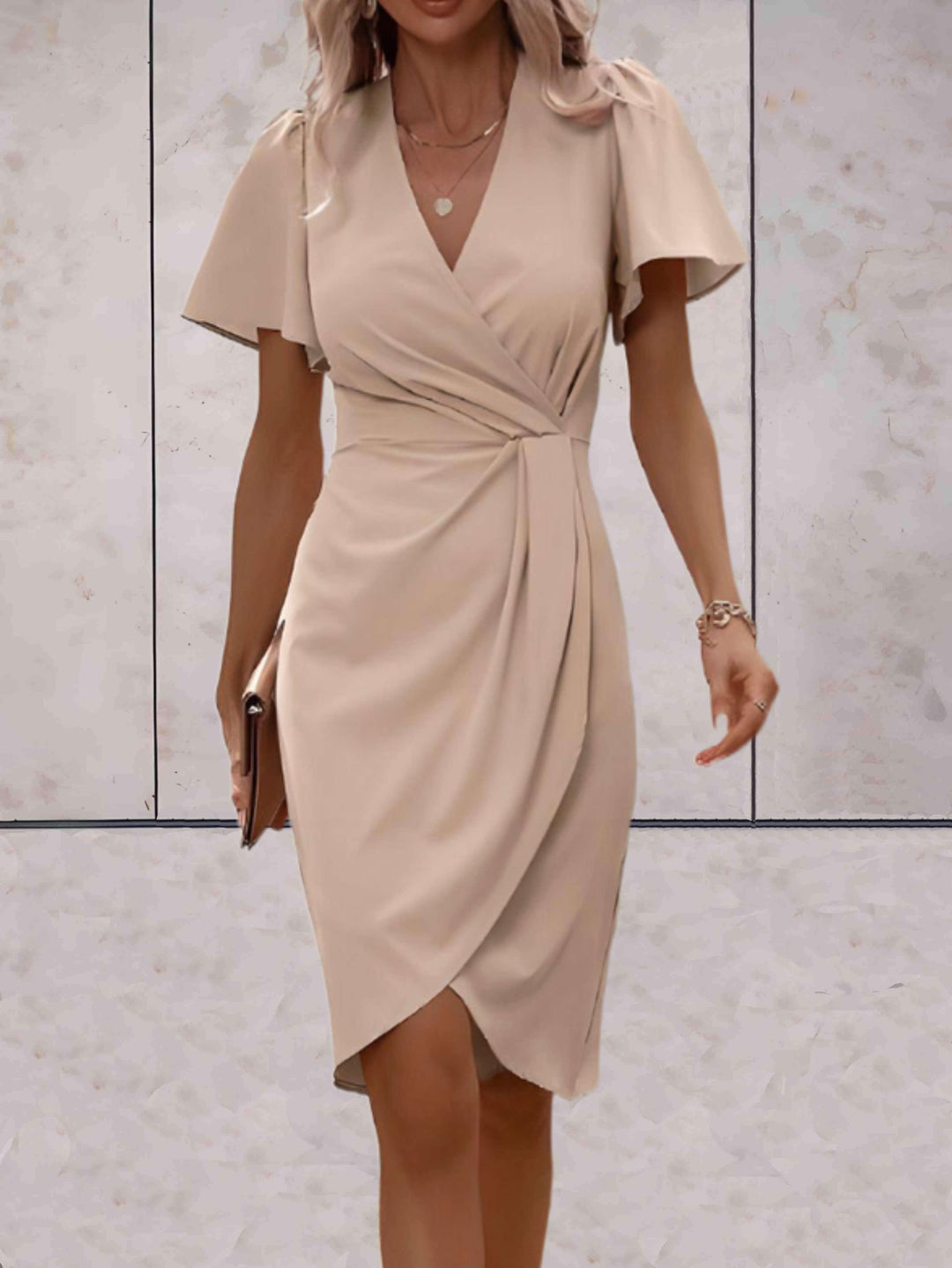 Damen Elegantes Wickelkleid für Hochzeitsgäste in Beige