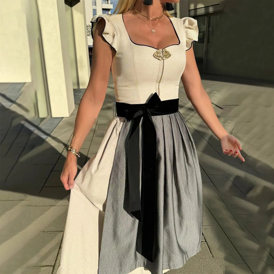 Damen Festliches Dirndl für Oktoberfest in Weiß 1