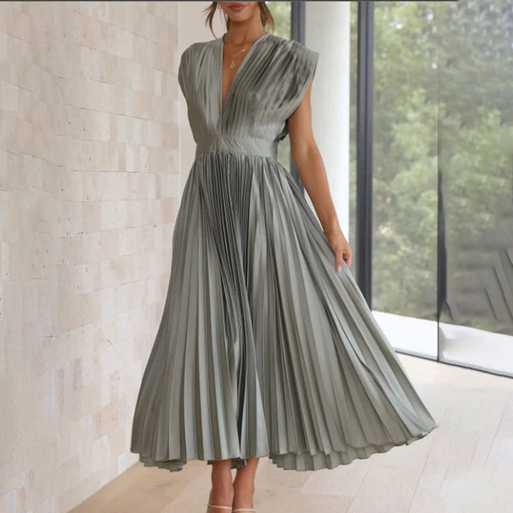 Damen Festliches Kleid mit fließender Eleganz in Silberfarben