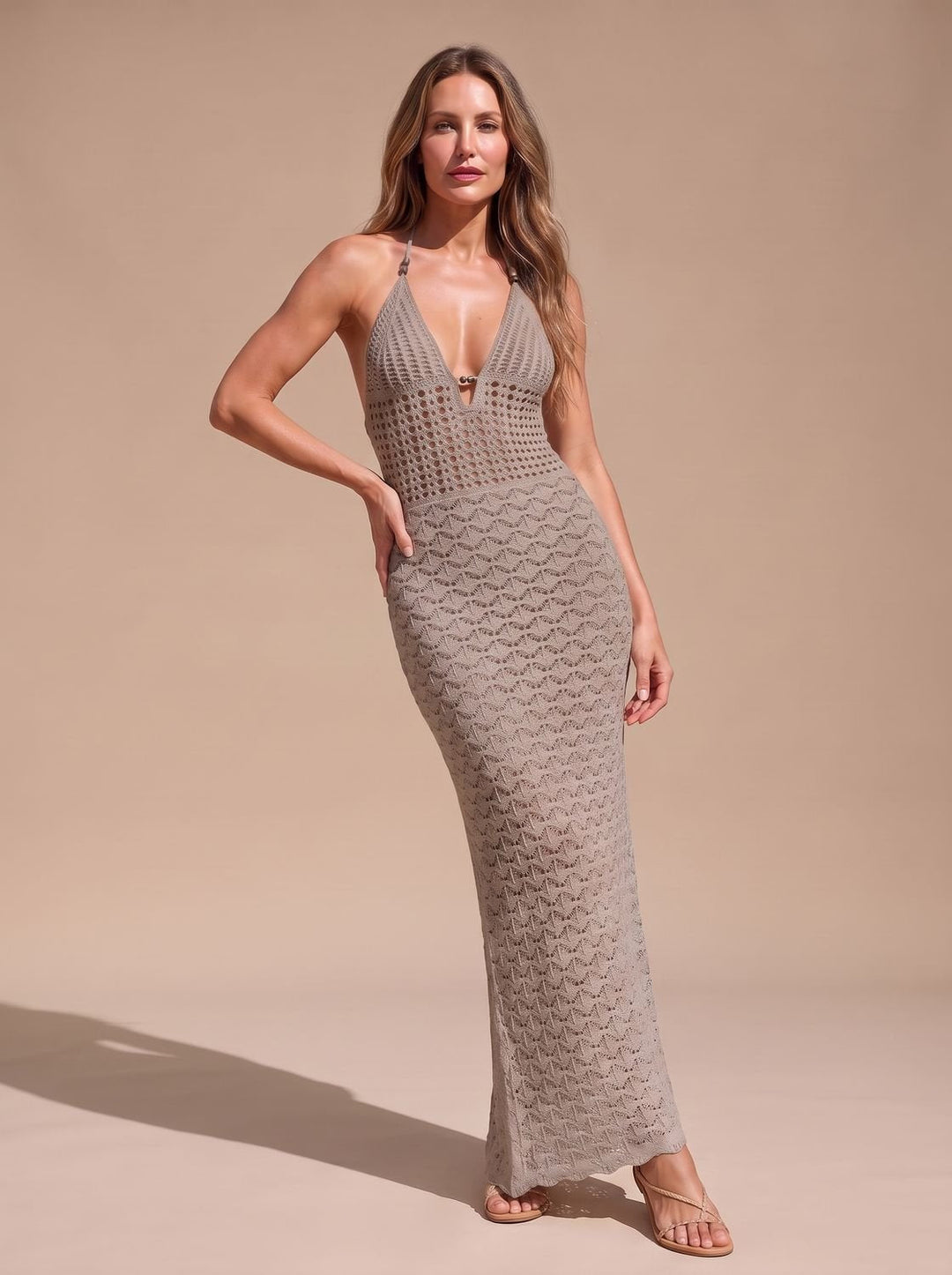 Damen Festliches Neckholder-Häkelkleid in Maxilänge in Grau