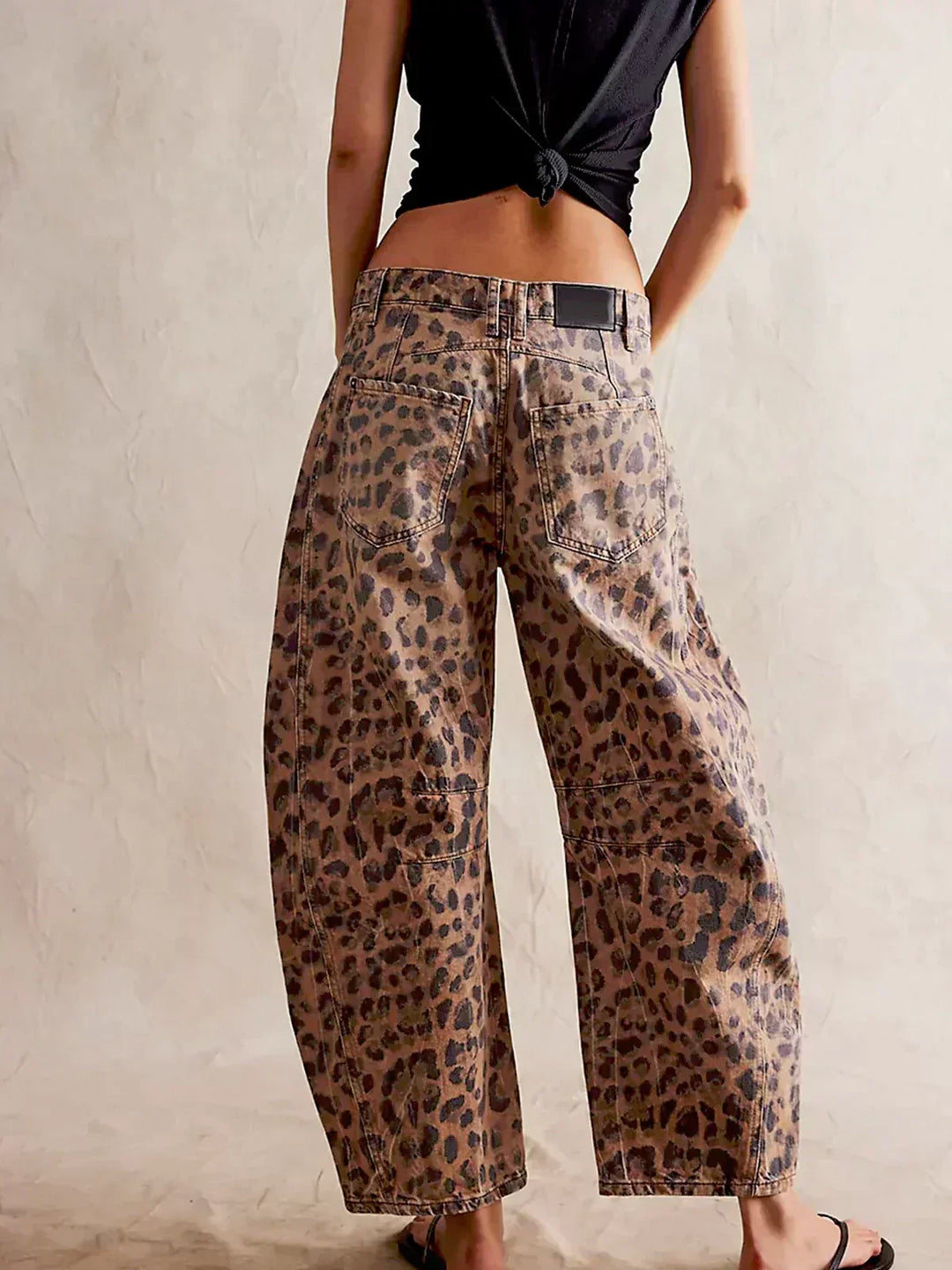 Damen Jeans mit Tierdruck und Barrel-Beinen (3)