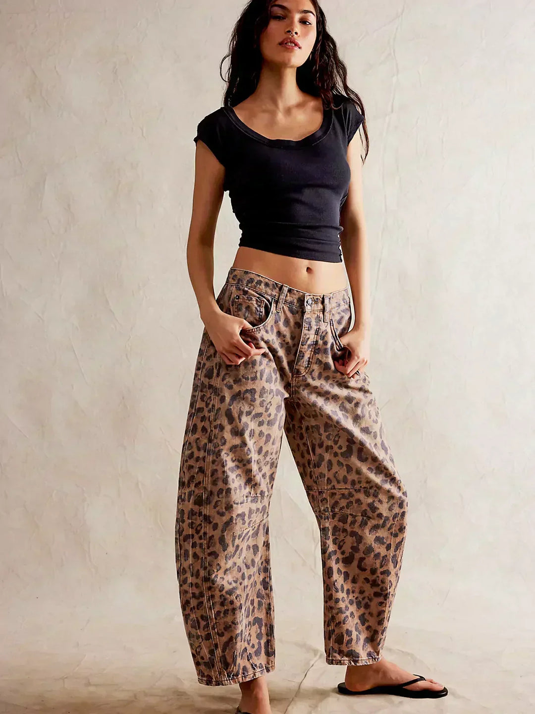 Damen Jeans mit Tierdruck und Barrel-Beinen (6)