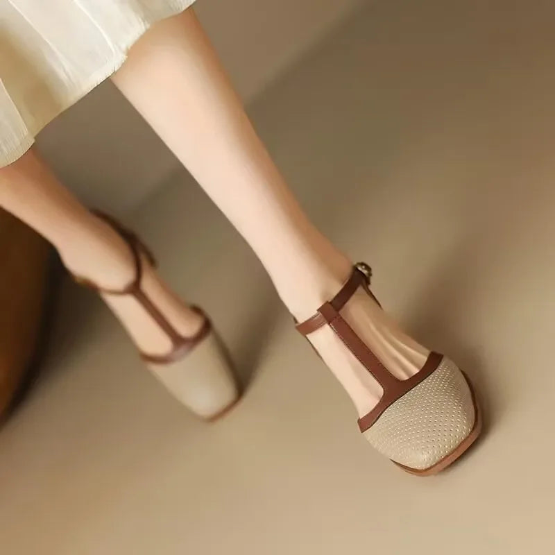 Damen Klassische Schuhe mit T-Riemen und Mittelhacke in Beige