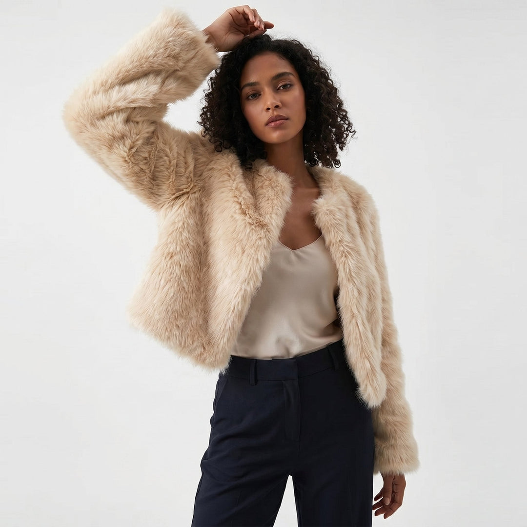 Damen Kurze Jacke aus Kunstfell für den Herbst in Apricot