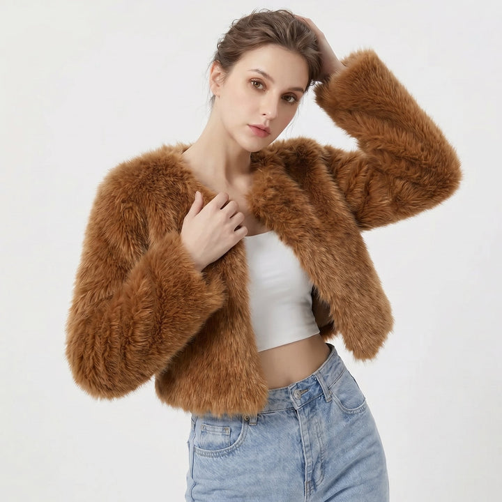 Damen Kurze Jacke aus Kunstfell für den Herbst in Dark Curry