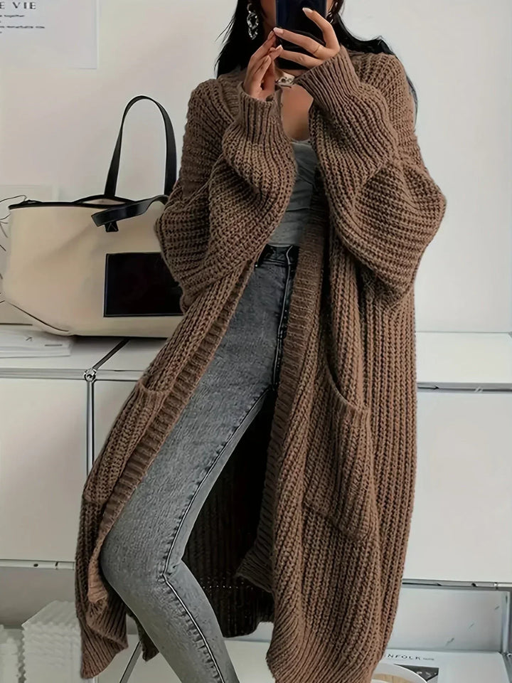 Damen lange Oversized-Strickjacke für den Herbst in Braun