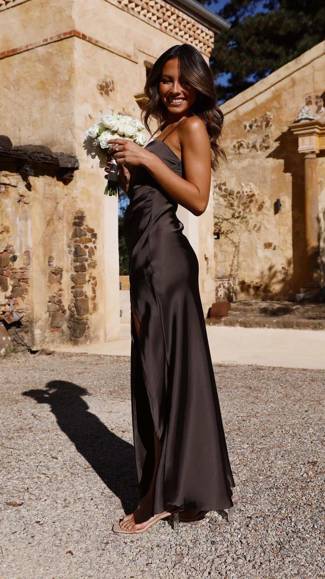 Damen Satin Maxikleid für elegante Abende in Espresso