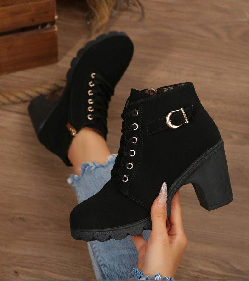 Damen Schnürstiefel mit Blockabsatz und Schnalle in Schwarz