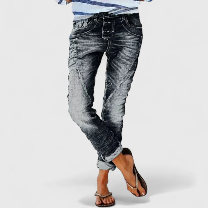 Damen Slim-Fit Jeans im Used-Look in Schwarz