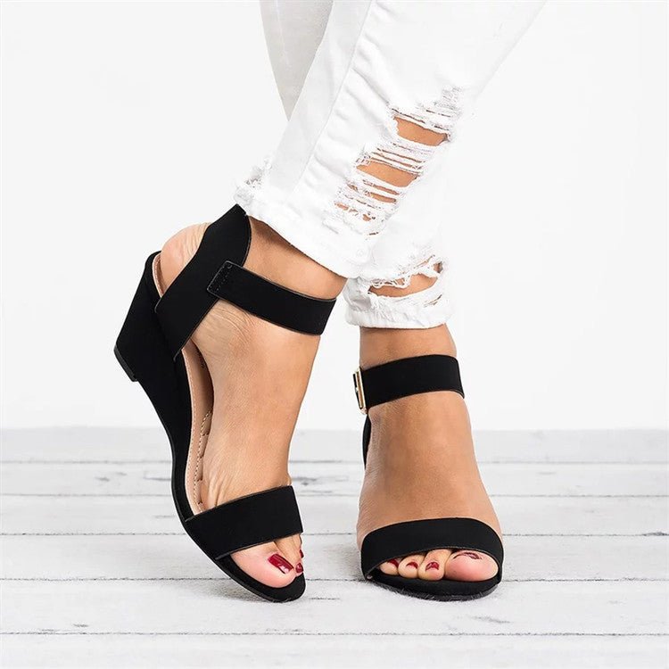 Damen Sommersandalen mit Keilabsatz und Knöchelriemen in Schwarz