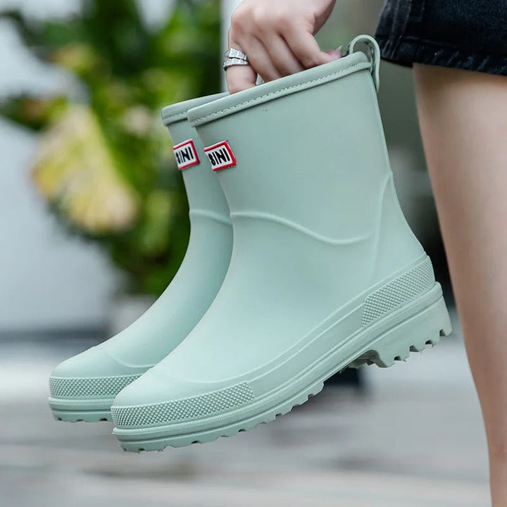 Damen Stiefel im Halbschaft-Stil für regnerische Tage in Grün