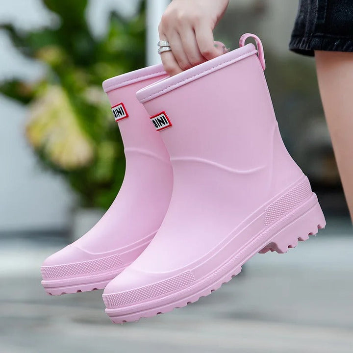 Damen Stiefel im Halbschaft-Stil für regnerische Tage in Rosa