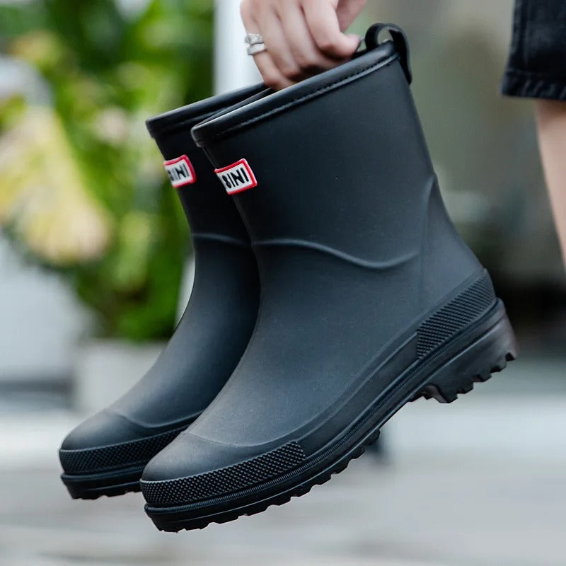 Damen Stiefel im Halbschaft-Stil für regnerische Tage in Schwarz