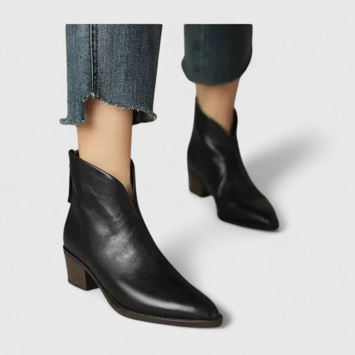 Damen Stiefel klassisch für Herbstoutfits in Schwarz