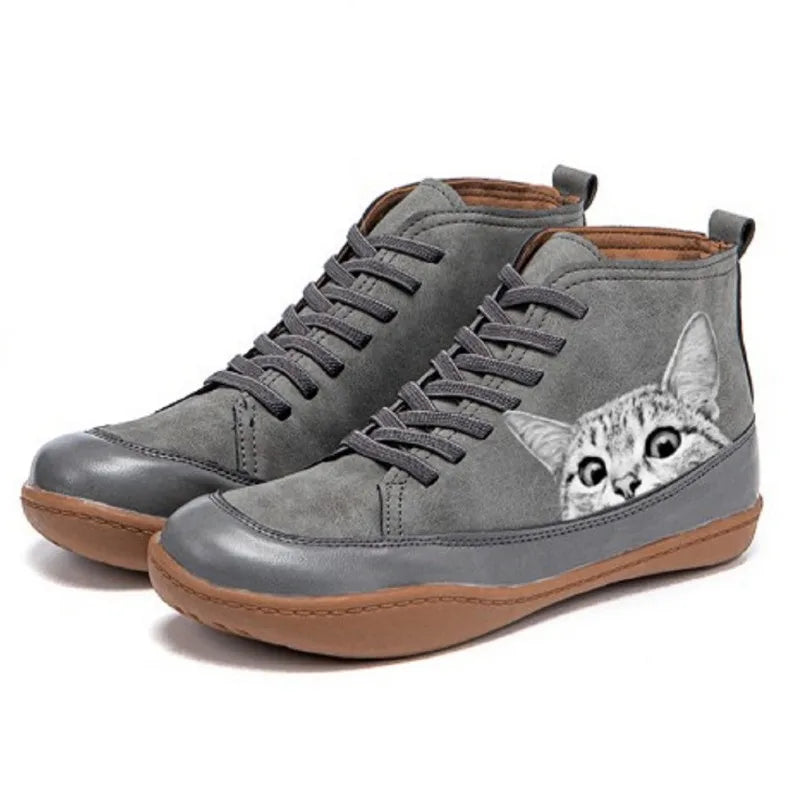 Damen Stiefeletten aus Öko-Leder mit Katzenmotiv in Grau