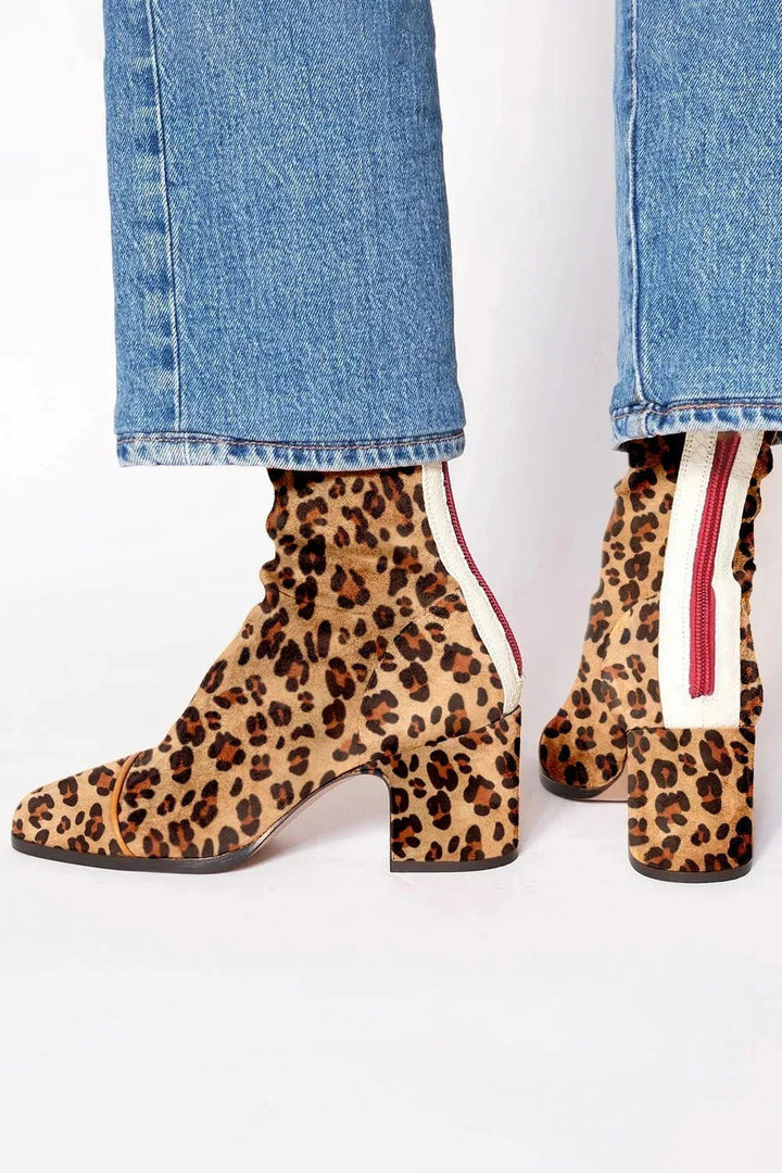 Damen Stiefeletten aus Wildleder mit Blockabsatz in Leopard-print