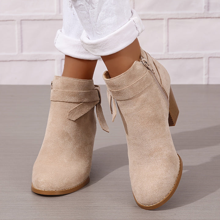 Damen Stiefeletten in Wildlederoptik mit Blockabsatz (12)