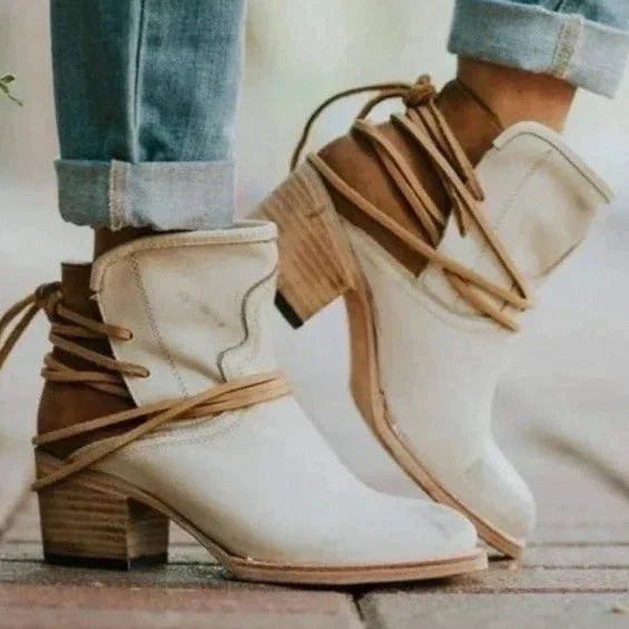 Damen Stiefeletten mit Blockabsatz im Boho-Look in Beige