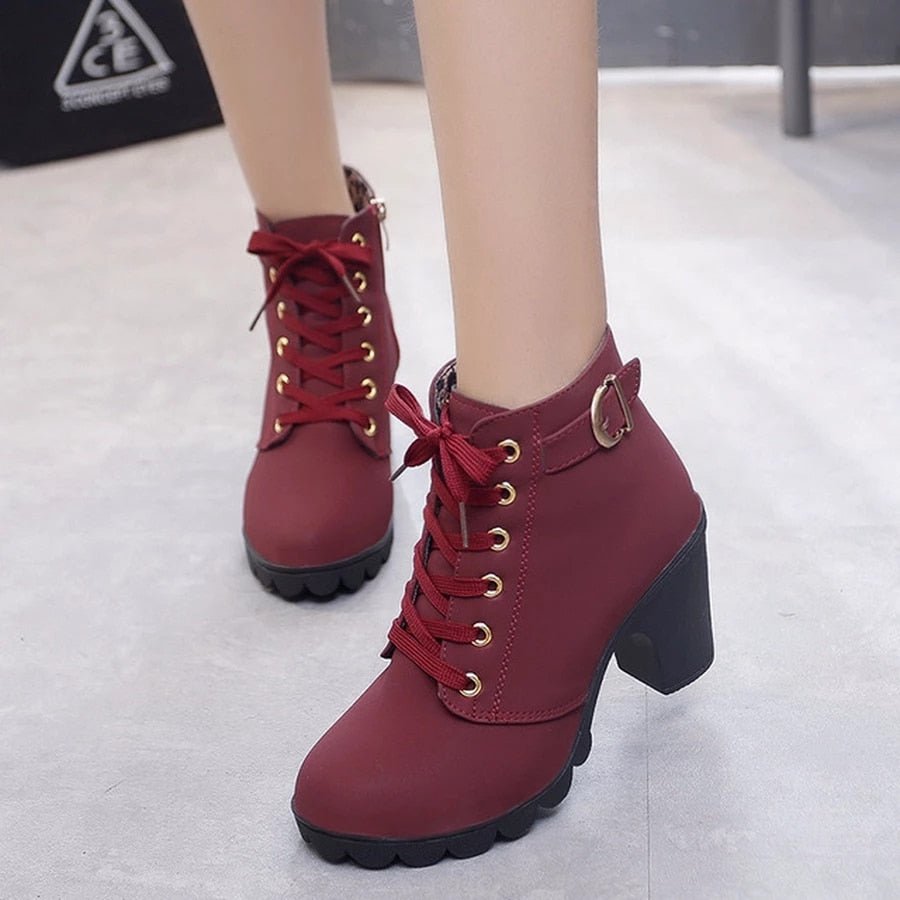 Damen Stiefeletten mit Blockabsatz im Vintage-Stil in Rot