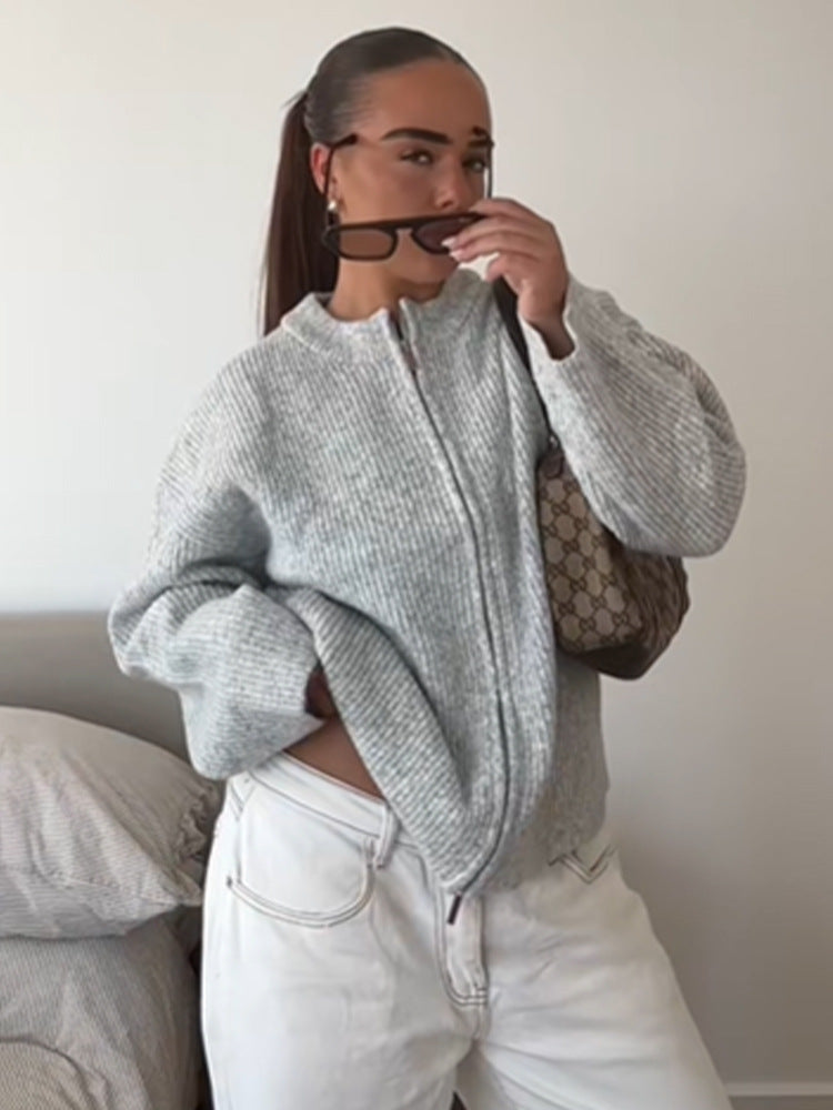 Damen Strick-Pullover mit Reißverschluss für kalte Tage in Hellgrau