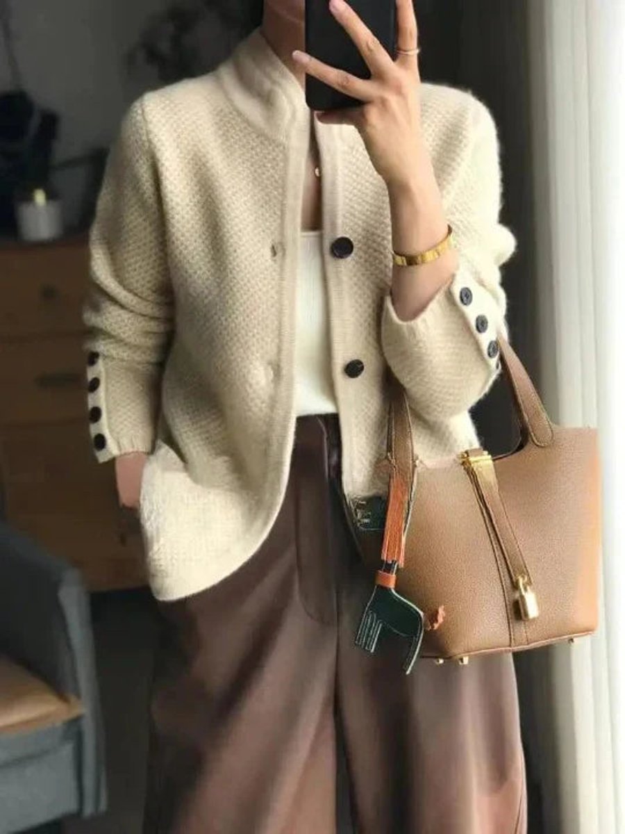 Damen Strickjacke aus weicher Kaschmirwolle in Beige