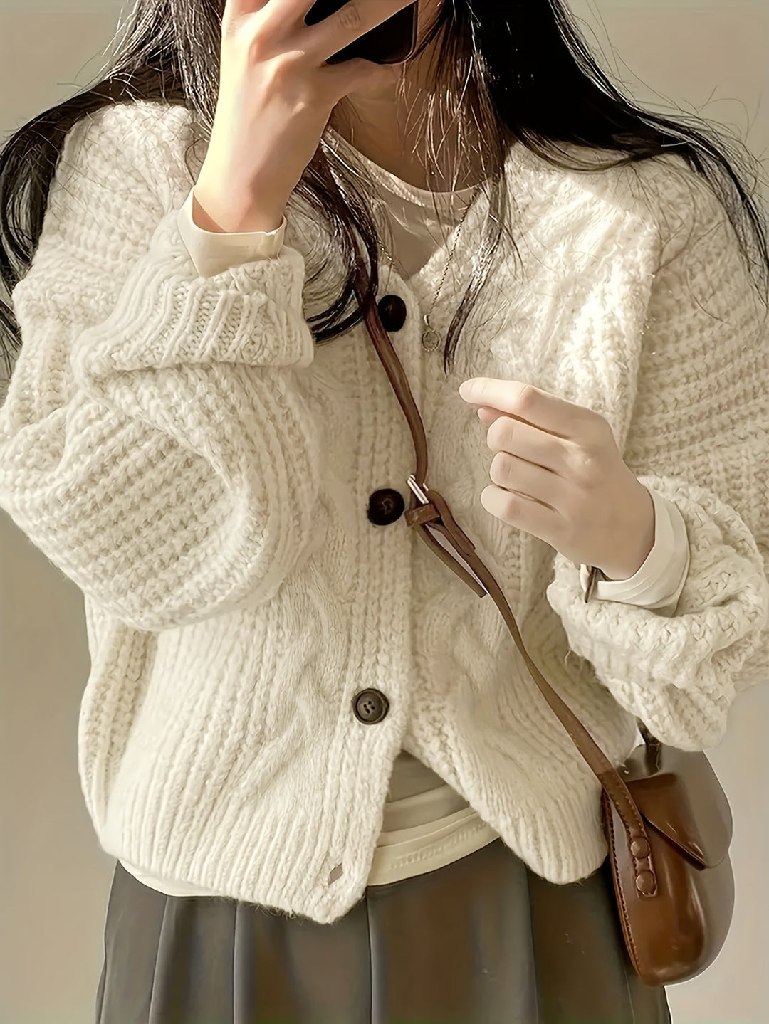 Damen Strickjacke im Kabelstrick mit Lockerfit (5)